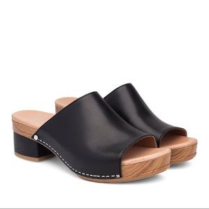Dansko Maci Black Full Grain